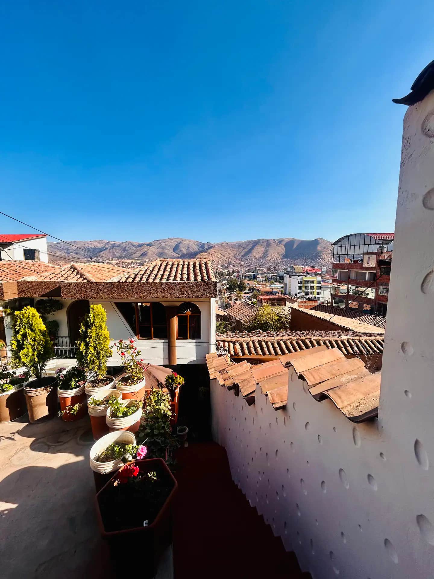 Vista exterior de Awila Wasi en Cusco